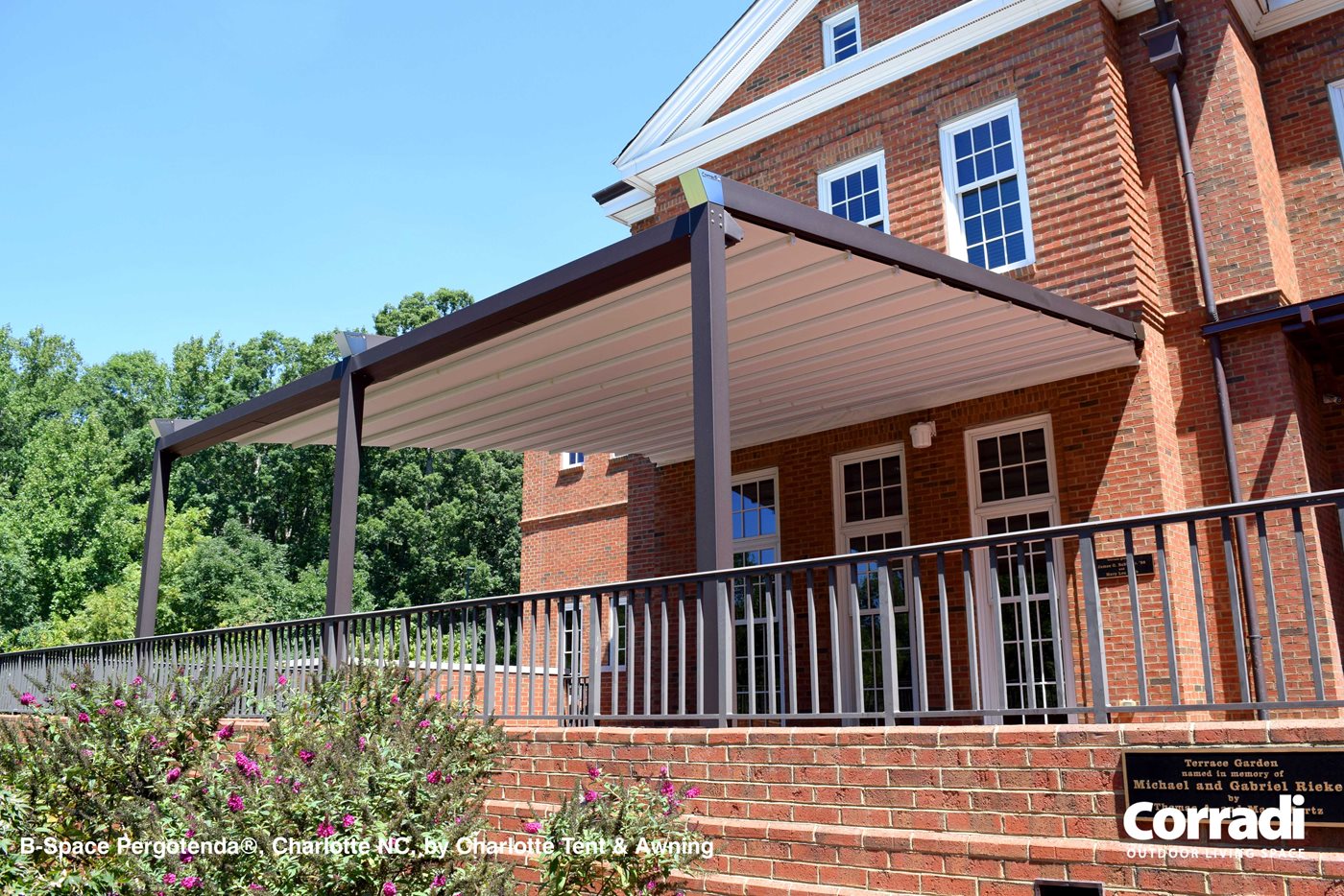 B-Spaces-University-of-North-Caroline-at-Charlotte-Charlotte-Tent-Awning-(1).jpg
